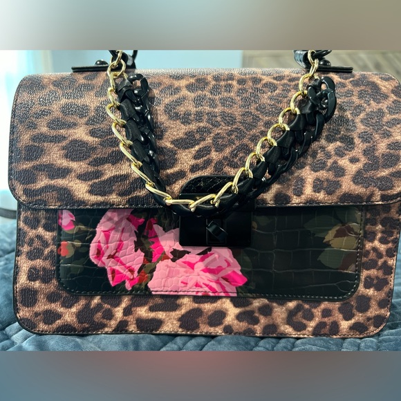 Betsey Johnson purse - Picture 1 of 3